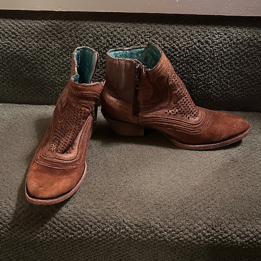 Corral Brown Embroidered Ankle Booties